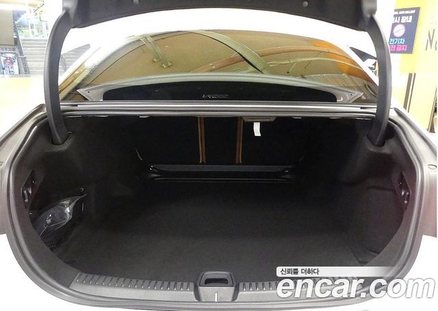 Mercedes-Benz E-Class 2026 — photo 4