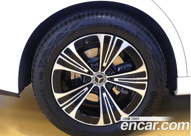 Mercedes-Benz E-Class 2026 — photo 5