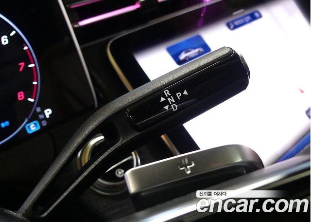 Mercedes-Benz E-Class 2026 — photo 9