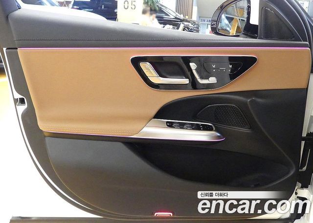 Mercedes-Benz E-Class 2026 — photo 11