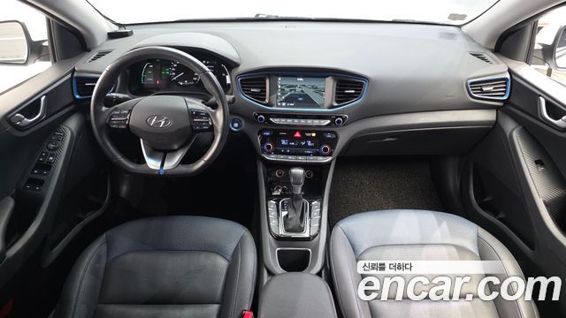 Hyundai Ioniq 2017 — photo 10