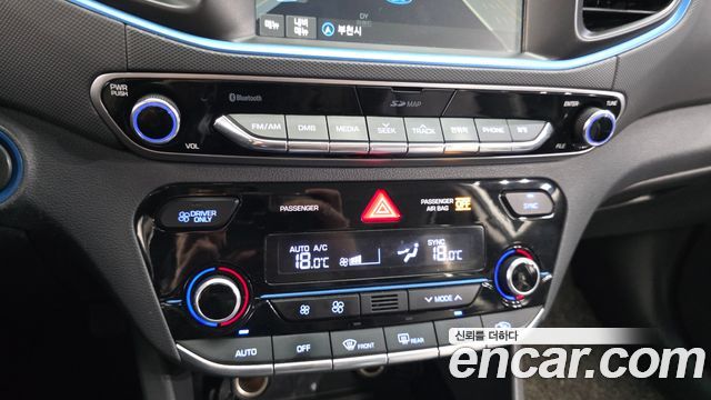 Hyundai Ioniq 2017 — photo 23