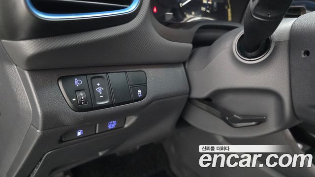 Hyundai Ioniq 2017 — photo 30