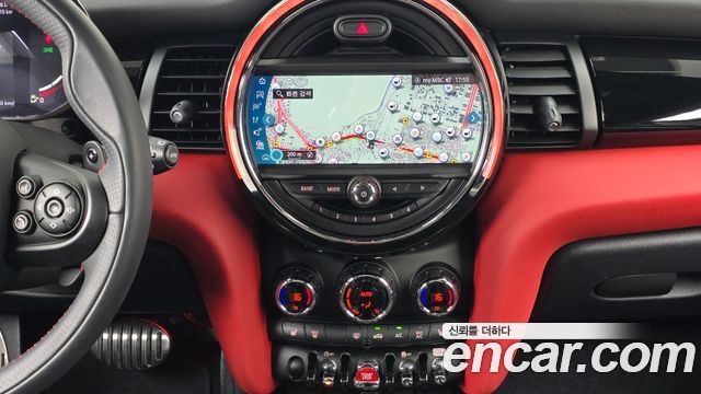 Mini Cooper 2021 — photo 17