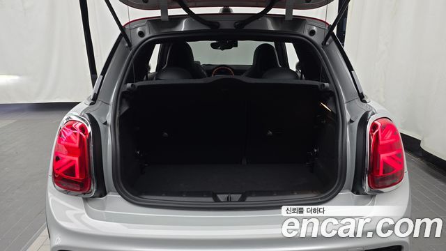 Mini Cooper 2021 — photo 22