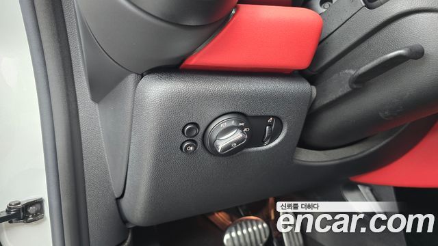Mini Cooper 2021 — photo 26