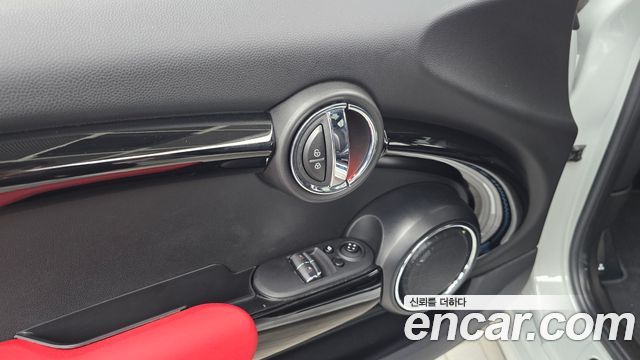 Mini Cooper 2021 — photo 28