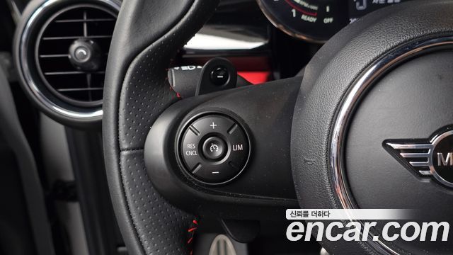 Mini Cooper 2021 — photo 29