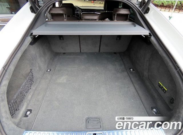 Audi A7 2020 — photo 17