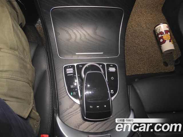 Mercedes-Benz GLC-Class 2018 — photo 11