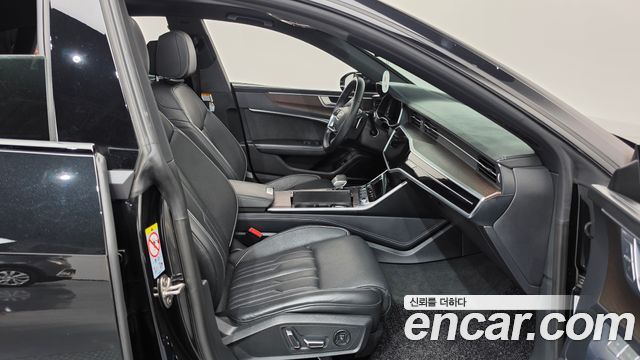 Audi A7 2022 — photo 16