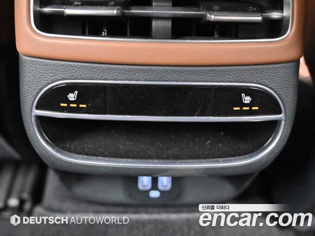 Genesis GV70 2021 — photo 16