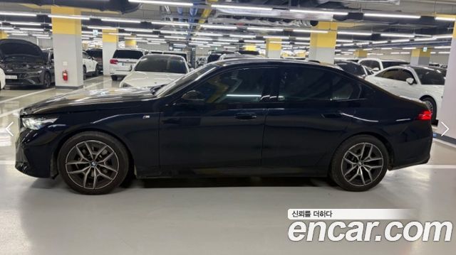 BMW 5-Series 2025 — photo 2