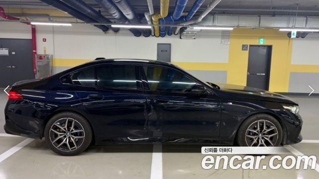 BMW 5-Series 2025 — photo 6
