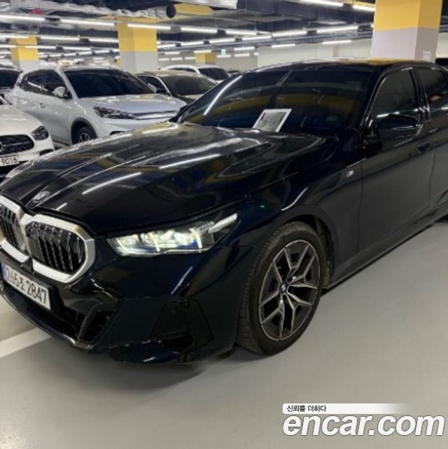 BMW 5-Series 2025 — photo 10