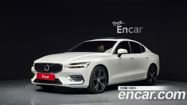 Volvo S60 2021 — photo 1
