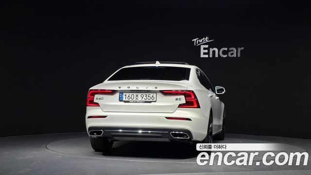 Volvo S60 2021 — photo 4