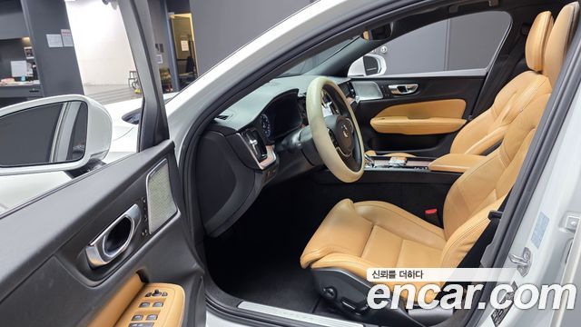 Volvo S60 2021 — photo 10