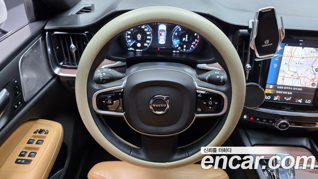 Volvo S60 2021 — photo 13