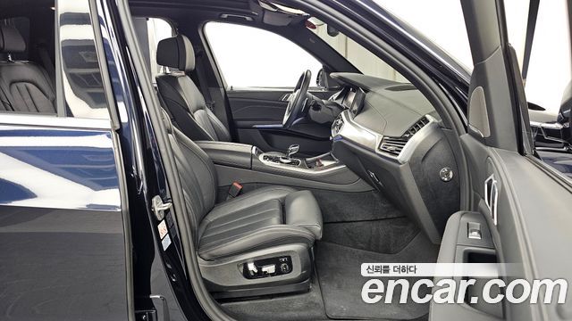 BMW X5 2021 — photo 17