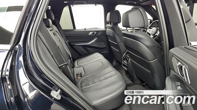 BMW X5 2021 — photo 18