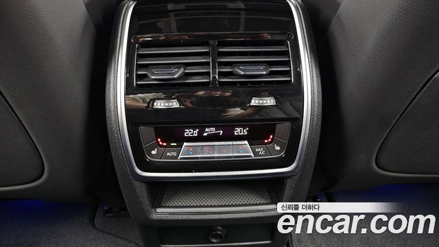BMW X5 2021 — photo 24
