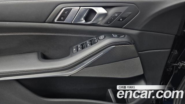 BMW X5 2021 — photo 31
