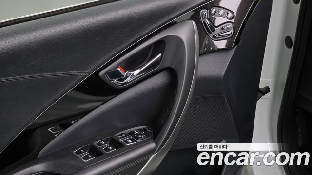 Hyundai Grandeur 2015 — photo 16