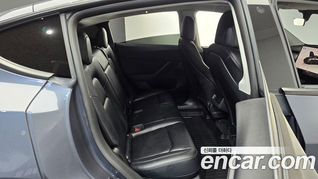 Tesla Model Y 2022 — photo 17