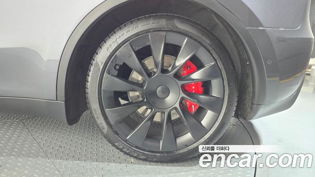 Tesla Model Y 2022 — photo 7