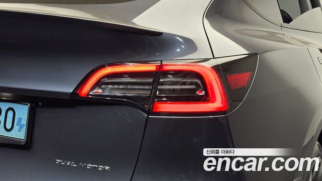 Tesla Model Y 2022 — photo 9