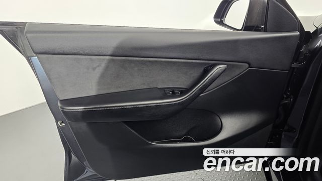 Tesla Model Y 2022 — photo 14