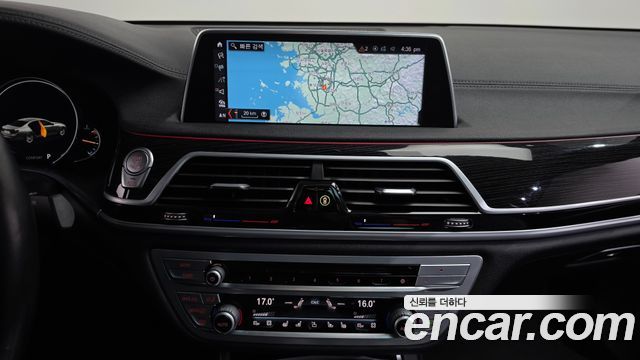 BMW 7-Series 2018 — photo 19