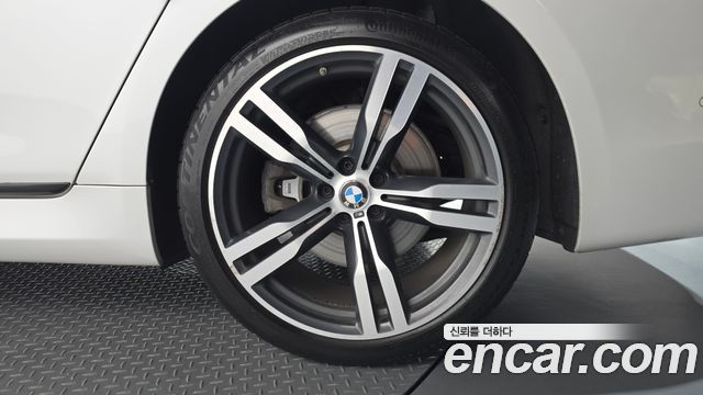 BMW 7-Series 2018 — photo 7