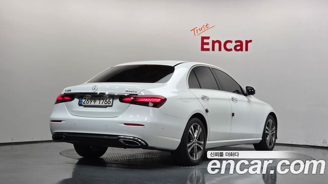 Mercedes-Benz E-Class 2022 — photo 2