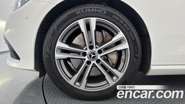 Mercedes-Benz E-Class 2022 — photo 5