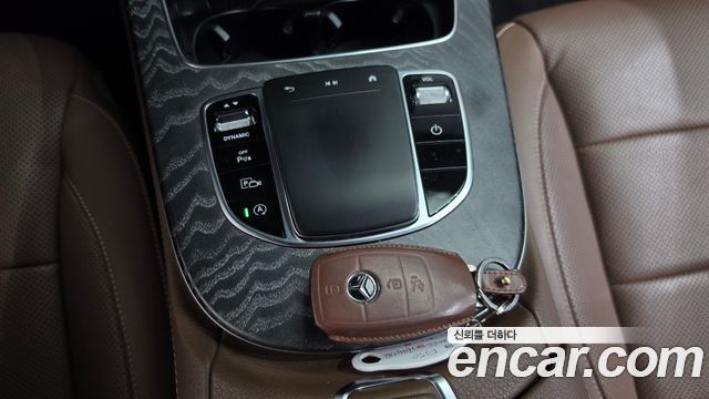 Mercedes-Benz E-Class 2022 — photo 22