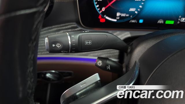 Mercedes-Benz E-Class 2022 — photo 28