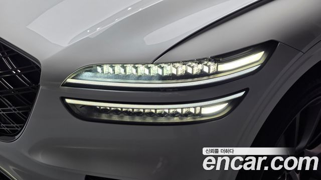 Genesis GV70 2025 — photo 8
