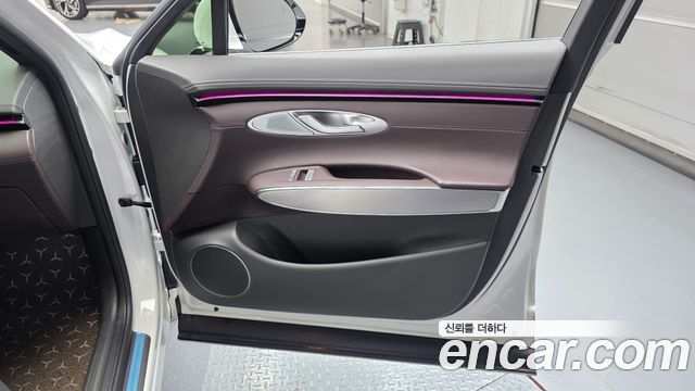 Genesis GV70 2025 — photo 15