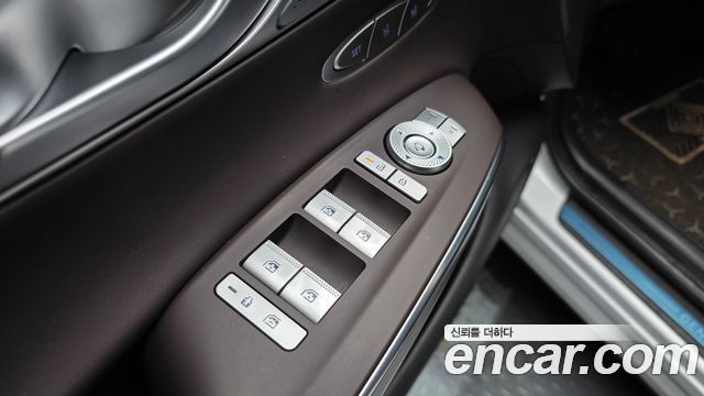 Genesis GV70 2025 — photo 41