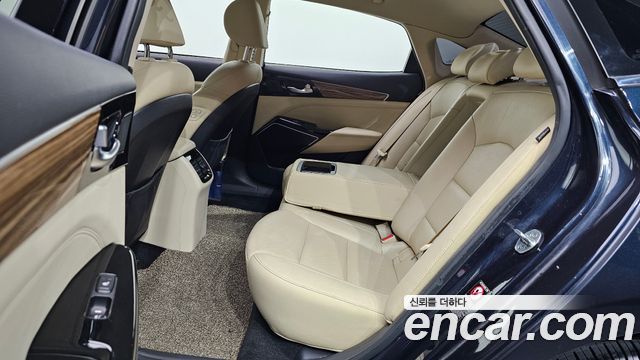 Kia K7 2016 — photo 11