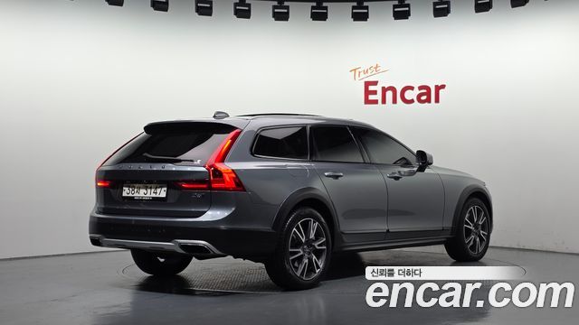 Volvo V90 2018 — photo 2