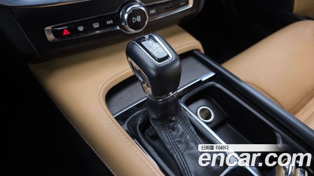 Volvo V90 2018 — photo 12