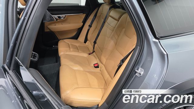 Volvo V90 2018 — photo 17