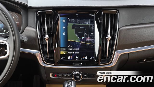 Volvo V90 2018 — photo 18