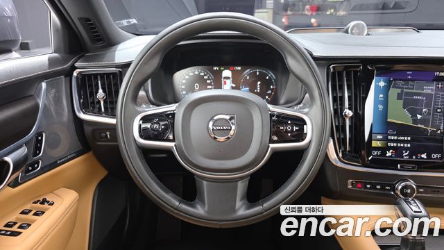 Volvo V90 2018 — photo 19