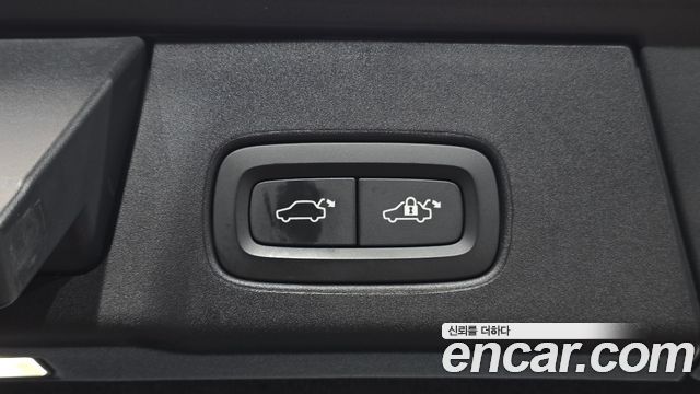 Volvo V90 2018 — photo 22