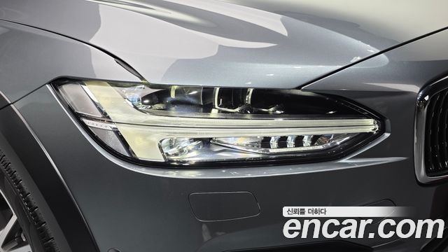 Volvo V90 2018 — photo 8