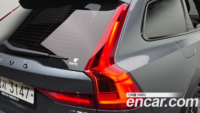 Volvo V90 2018 — photo 9